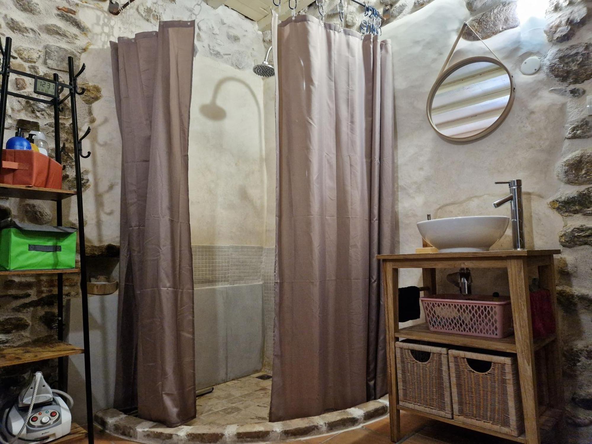 Hébergement de vacances Maison Climatise 1 A 4 Pers 1 Et 1 Mezzanine